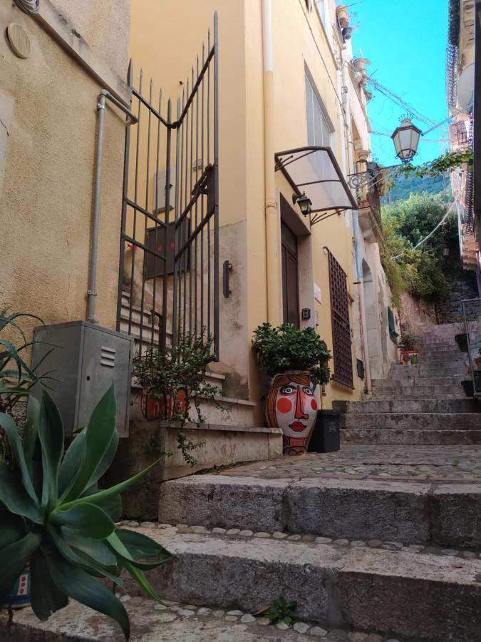 Casa Bianca - Luxury With Balcony In The City Centre Taormina Kültér fotó